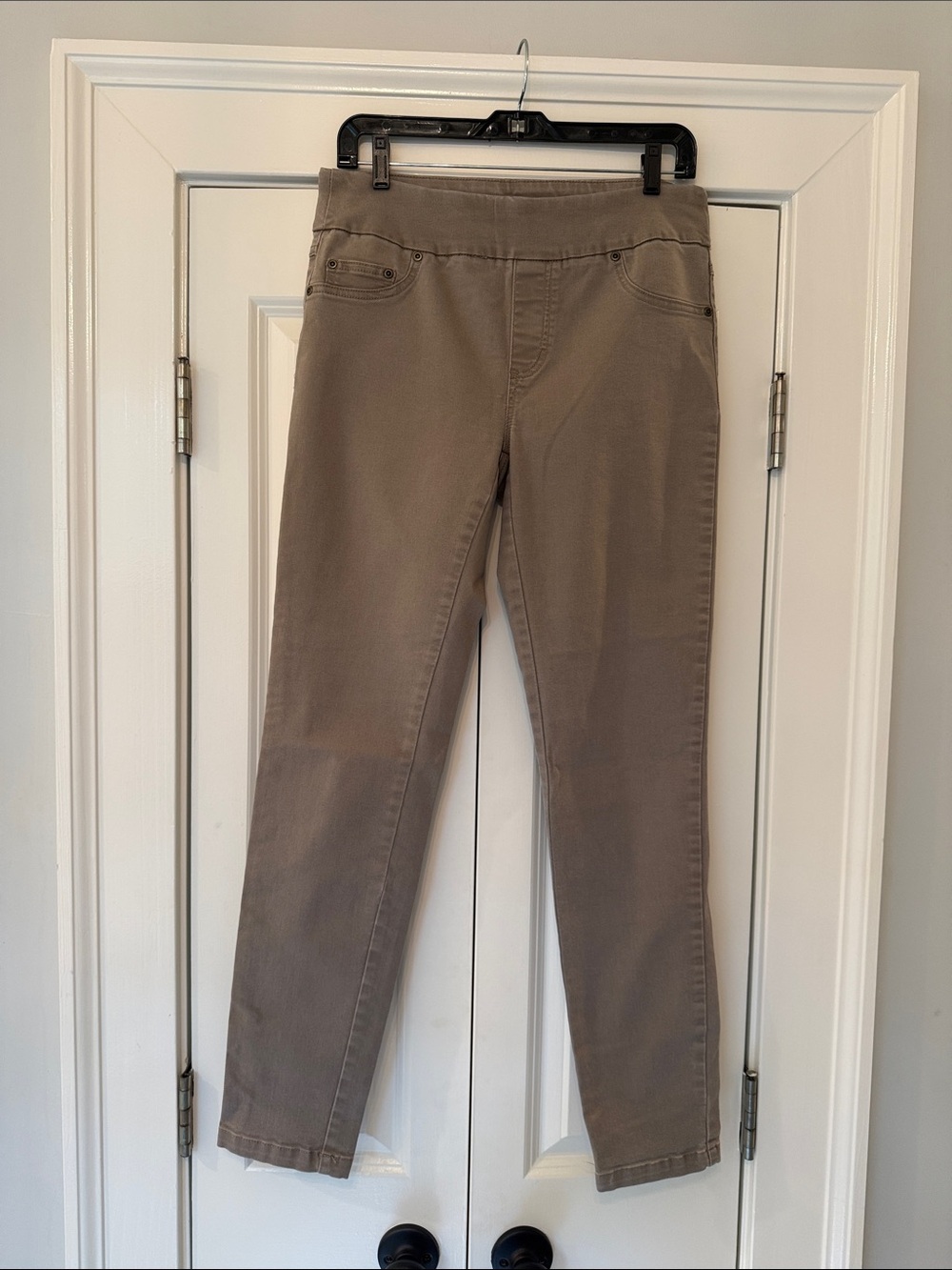 Women's Tribal Taupe Pull On Jeans Size 8